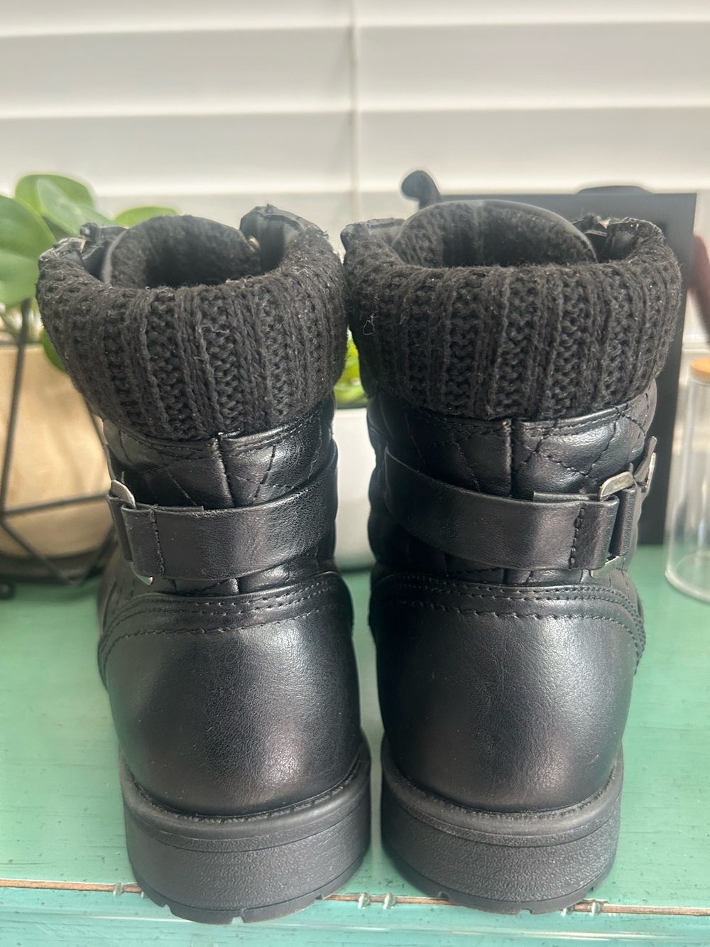 Black Combat Ankle Boots Lace up Low Heel Quilted with Side Zipper 8.5 - Picture 12 of 12